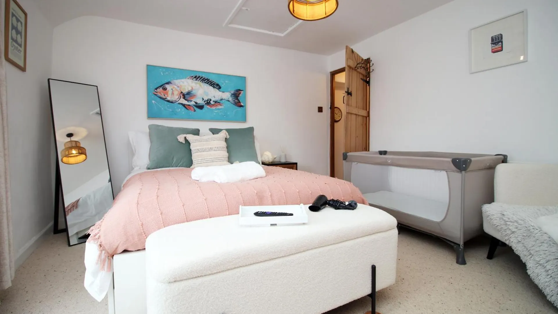 Holiday home Little Gem In The Mumbles! Fishermans Cottage With Log Burner, Dog Friendly And Welcome Breakfast Hamper!