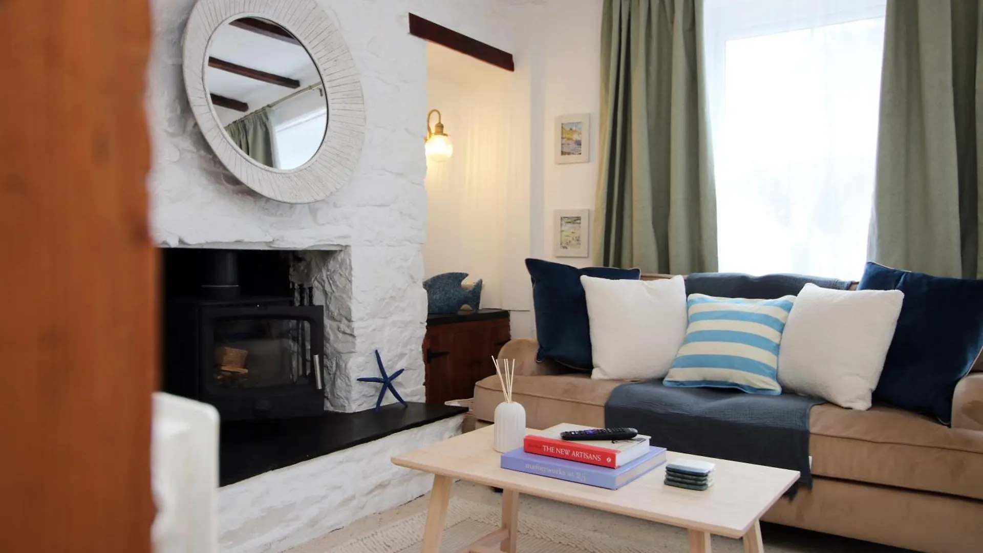 Holiday home Little Gem In The Mumbles! Fishermans Cottage With Log Burner, Dog Friendly And Welcome Breakfast Hamper!