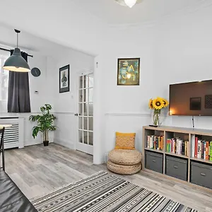 Retreat - By My Getaways - Free Parking , Brighton United Kingdom
